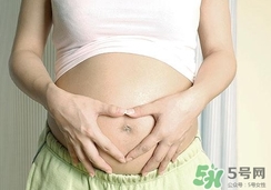 怀孕肚皮紧绷是怎么回事,孕期感觉肚子紧绷是怎么回事 怀孕肚皮紧绷是怎么回事,孕期感觉肚子紧绷是怎么回事