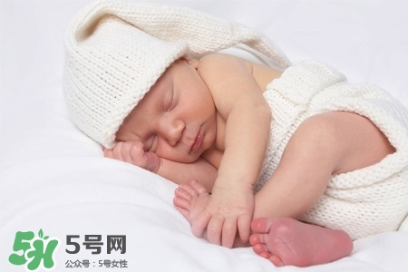 为什么喂奶会胸下垂,产后胸部严重下垂 为什么喂奶会胸下垂,产后胸部严重下垂