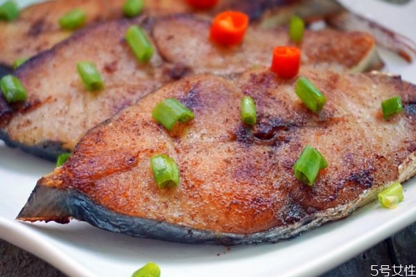 马鲛鱼怎么吃有营养呢(马鲛鱼的营养价值及其吃法)