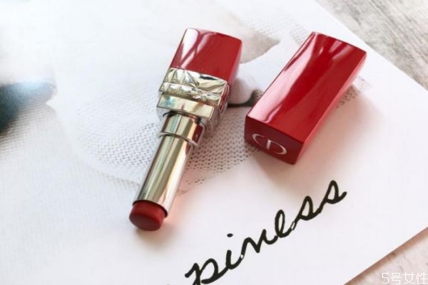 迪奥红管和黑管的区别(迪奥红管和黑管的区别999) 迪奥红管和黑管的区别(迪奥红管和黑管的区别999)