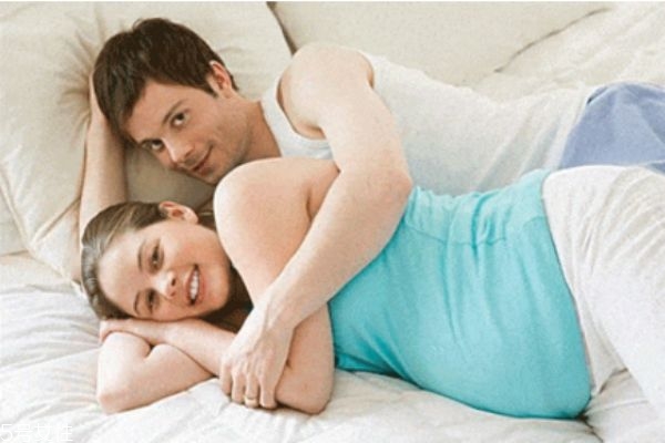 怀孕早期有一点出血是怎么回事,怀孕早期偶尔出血是什么原因