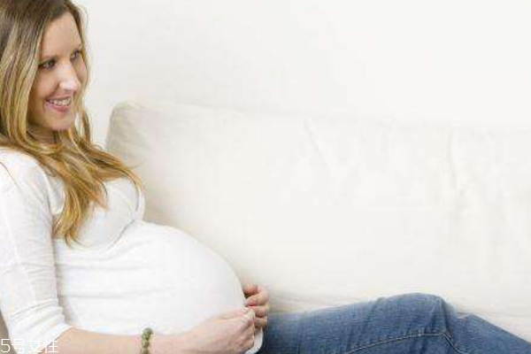 孕晚期摸肚子会早产吗,孕晚期经常摸肚子会早产吗