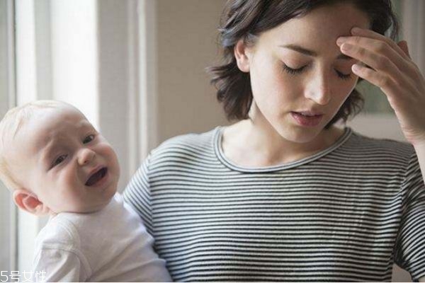 产后抑郁表现是什么症状,产后忧郁症的表现症状有哪些