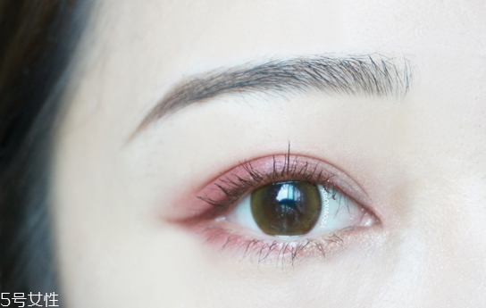 油性皮肤用什么护肤品好(爱出油的皮肤用什么护肤品好)