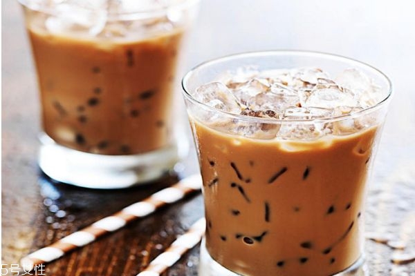 坐月子可不可以喝奶茶,坐月子喝什么牛奶好