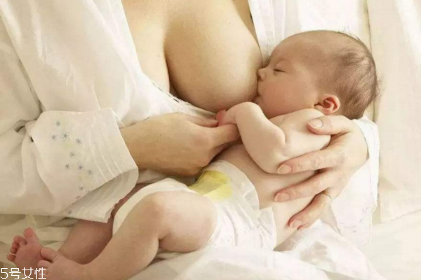 奶水比较稀会不会没有营养,奶水的稀稠和营养有关吗?