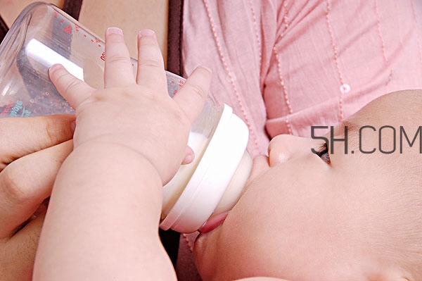 顺产后奶不涨是没奶吗,顺产不喂奶涨奶怎么办