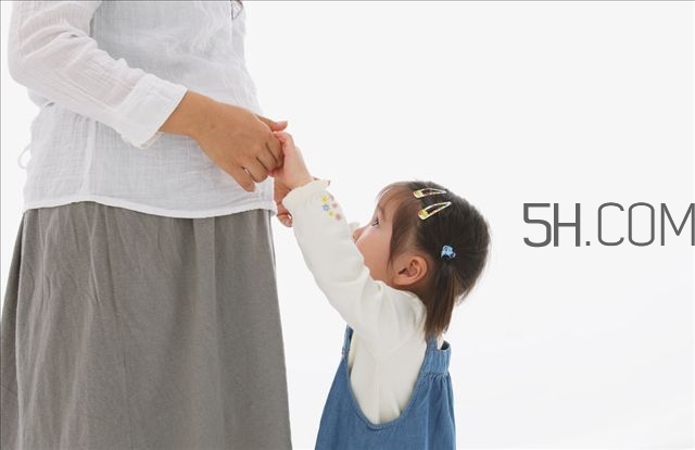 顺产恶露干净后又有鲜血怎么回事,顺产恶露干净后又有鲜血怎么回事 该怎么办