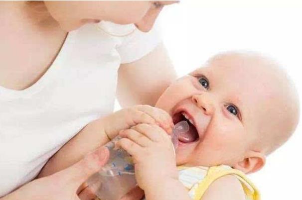 婴儿溢奶的地方长湿疹怎么办(婴儿溢奶的地方长湿疹怎么办) 婴儿溢奶的地方长湿疹怎么办(婴儿溢奶的地方长湿疹怎么办)