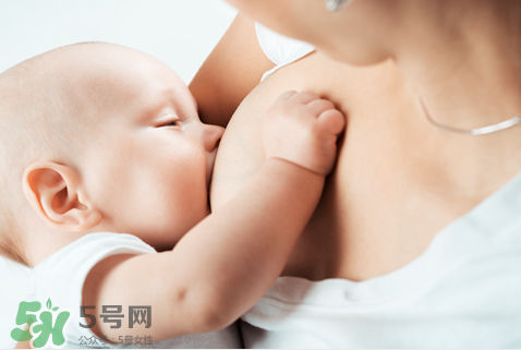 母乳喂养乳房会变形吗,不喂母乳乳房是不是就不变形