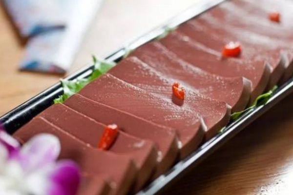 吃猪血有什么注意的吗(吃猪血要注意哪些问题)