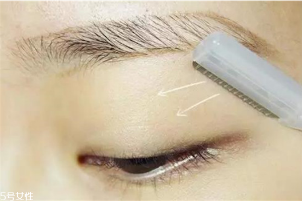 盐水洗脸的作用(可以用盐水洗脸吗有什么作用)