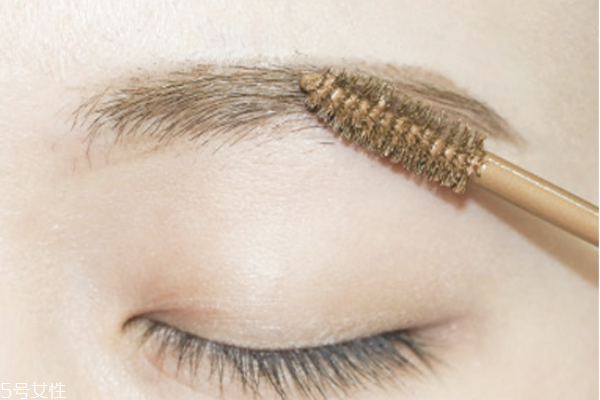 护肤品为什么不吸收(护肤品为什么不吸收不好)