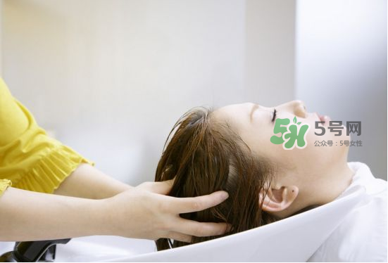 冬天坐月子可以洗头吗?,三伏天坐月子应该注意什么