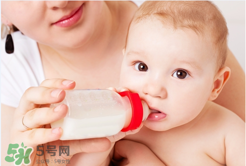 八月份可以给宝宝断奶吗?,八个月可以给宝宝断奶吗 八月份可以给宝宝断奶吗?,八个月可以给宝宝断奶吗