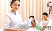 夏天坐月子可以洗澡吗多久洗一次,坐月子可以天天洗澡吗冬天