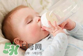 宝宝溢奶怎么处理,宝妈溢奶怎么办