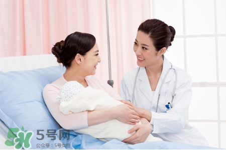 怎样喂母乳胸不会下垂,母乳喂养胸部会下垂吗 怎样喂母乳胸不会下垂,母乳喂养胸部会下垂吗