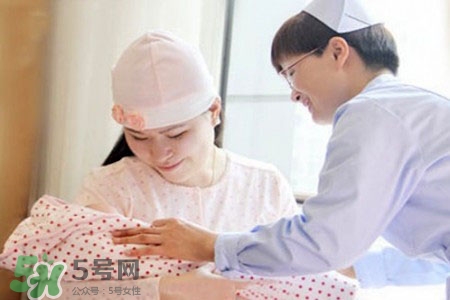 喂养母乳会不会导致女性胸部下垂,喂母乳乳房会下垂吗