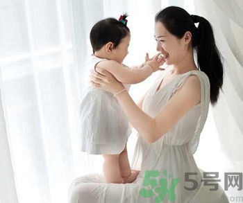 除了用吸奶器还有什么方法可以吸乳,手动吸奶器和电动吸奶器哪个效果好