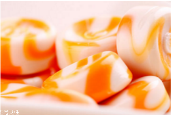 月子期间可以吃阿尔卑斯糖吗,坐月子能吃阿尔卑斯糖吗