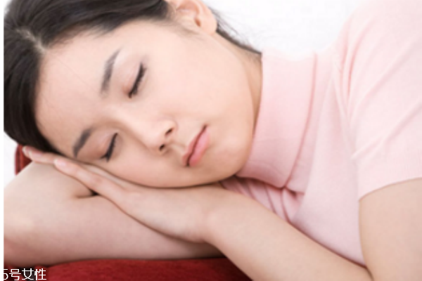 产后什么睡姿有利于恢复,产后什么睡姿最好