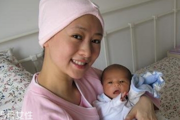 坐月子期间能刷牙吗,坐月子期间可以上网课吗