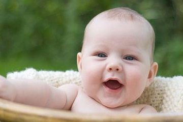 自然流产有什么症状或感觉,怀孕早期自然流产是什么症状 自然流产有什么症状或感觉,怀孕早期自然流产是什么症状