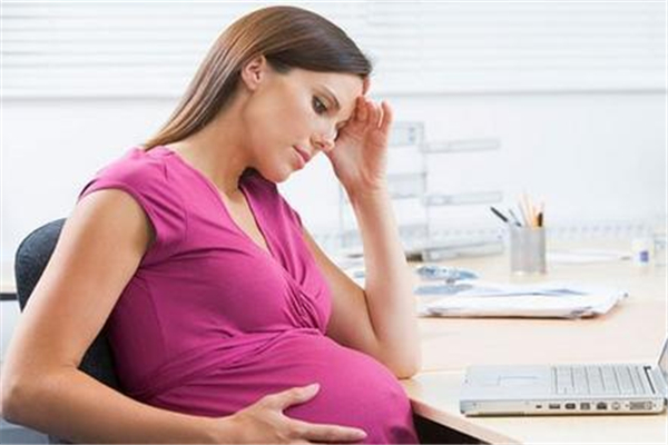 女人生小孩顺产好还是剖腹产好,顺产和剖腹产哪个好