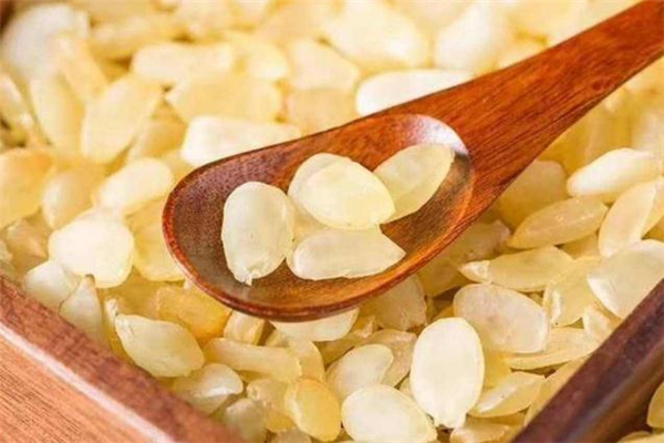 皂角米怎么保存(桃胶雪燕皂角米怎么保存)