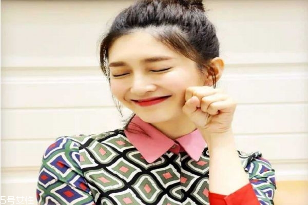 女性爱上你后的几种表现(女人爱上你了有五种表现)