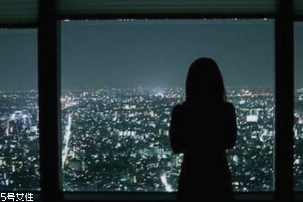 恋人之间分手有哪几种表现呢(要分手的恋人会出现什么情况)