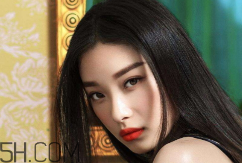 新花瓶女人的特点(花瓶女的特征)