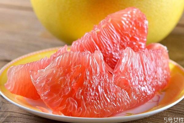 吃苦的红心柚有什么注意的呢(红心柚吃的苦为什么) 吃苦的红心柚有什么注意的呢(红心柚吃的苦为什么)