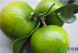 冬天吃桔子上火吗,吃桔子上火吗?每天吃几个合适?