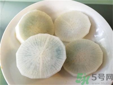 萝卜切开发现变蓝色了可以吃吗,萝卜切开来是蓝色的可以吃吗