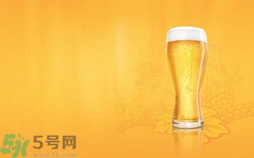 啤酒和白酒哪个热量高更容易肥胖,喝啤酒和白酒哪个更容易发胖