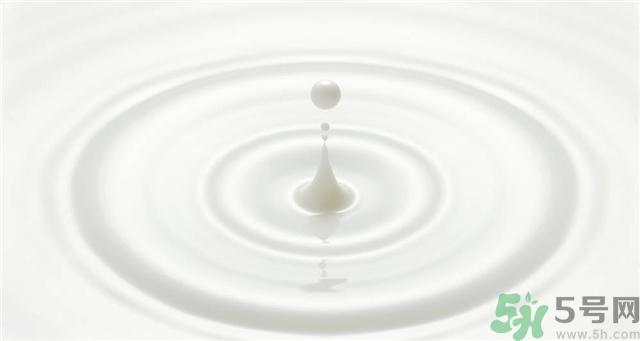 板栗和牛奶能一起吃吗?,板栗跟牛奶可以一起吃吗