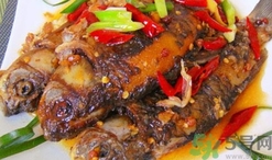 鲫鱼能放冰箱冷藏吗,鲫鱼放冰箱冷冻多久不能吃