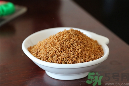 红糖是浅色的好还是深色的好,红糖是颜色深的好还是浅的好