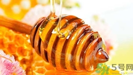 蜂蜜变酸了能不能吃,蜂蜜发酸了还能喝吗