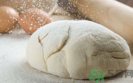 面粉一般要发酵多久,面粉发酵要多长时间怎样才是成功的面团 面粉一般要发酵多久,面粉发酵要多长时间怎样才是成功的面团