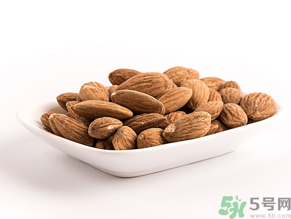 巴旦木不可以和什么一起吃吗,吃巴旦木的禁忌