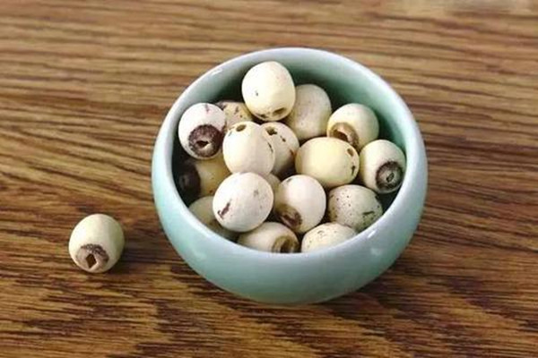 莲子一天能吃多少,一次吃多少莲子合适?