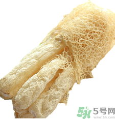 竹荪变黄了可以食用吗,干货竹荪发黄还能吃吗?