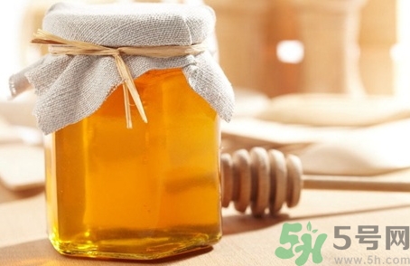 可以把蜂蜜加入葡萄汁吗,葡萄和蜂蜜可以一起榨汁吗