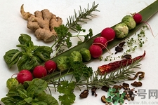 苹果和生姜可以一起煮水喝吗,姜水和苹果可以一起吃吗