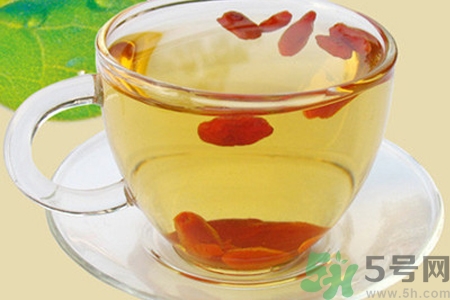 柠檬可以和枸杞一起泡水吗,柠檬水和枸杞子一起泡可以吗