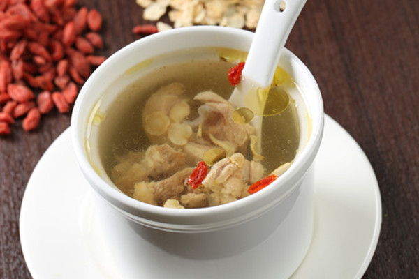 花旗参鸡汤会上火吗,上火可以喝花旗参炖鸡汤吗