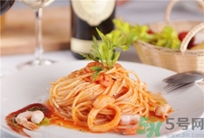 意大利面煮之前要不要泡一下,意大利面可以先泡再煮吗 意大利面煮之前要不要泡一下,意大利面可以先泡再煮吗